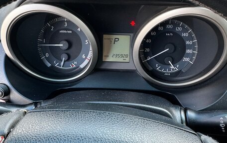 Toyota Land Cruiser Prado 150 рестайлинг 2, 2011 год, 3 200 000 рублей, 9 фотография