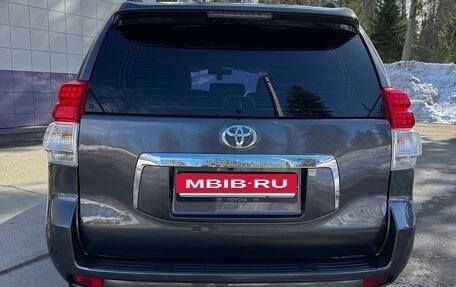 Toyota Land Cruiser Prado 150 рестайлинг 2, 2011 год, 3 200 000 рублей, 2 фотография