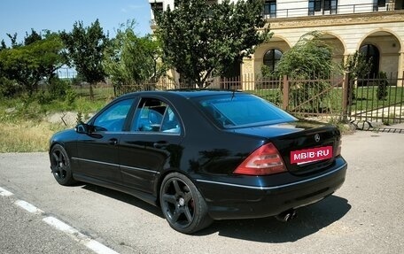 Mercedes-Benz C-Класс, 2004 год, 850 000 рублей, 4 фотография
