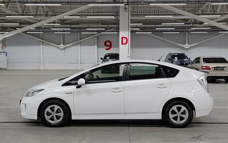 Toyota Prius, 2015 год, 1 450 000 рублей, 10 фотография