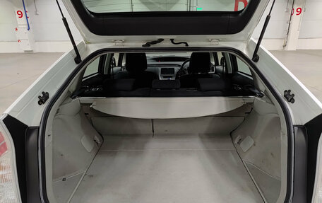 Toyota Prius, 2015 год, 1 450 000 рублей, 12 фотография