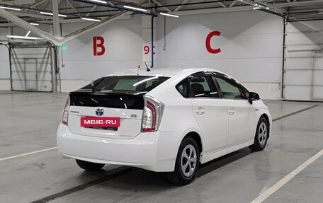 Toyota Prius, 2015 год, 1 450 000 рублей, 6 фотография