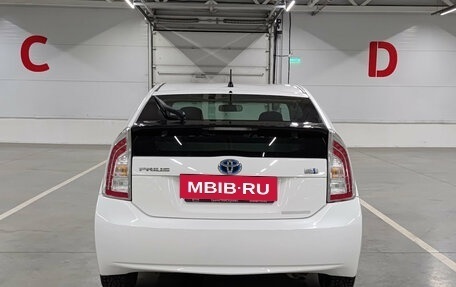 Toyota Prius, 2015 год, 1 450 000 рублей, 7 фотография