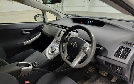 Toyota Prius, 2015 год, 1 450 000 рублей, 20 фотография