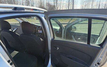 Renault Sandero II рестайлинг, 2017 год, 900 000 рублей, 8 фотография