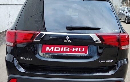 Mitsubishi Outlander III рестайлинг 3, 2016 год, 2 000 000 рублей, 5 фотография