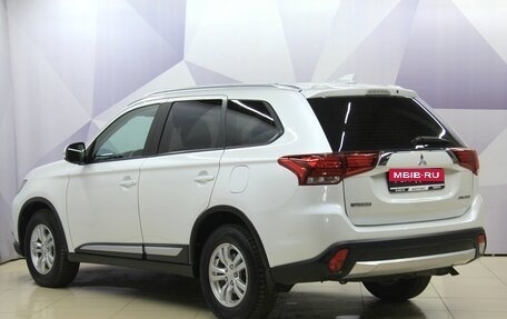 Mitsubishi Outlander III рестайлинг 3, 2017 год, 1 996 300 рублей, 3 фотография