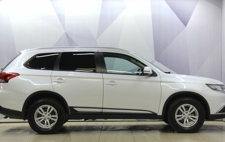 Mitsubishi Outlander III рестайлинг 3, 2017 год, 1 996 300 рублей, 7 фотография