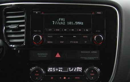 Mitsubishi Outlander III рестайлинг 3, 2017 год, 1 996 300 рублей, 21 фотография