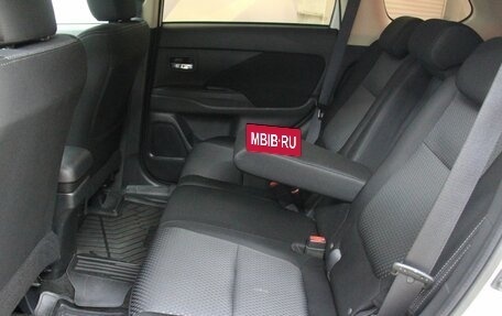 Mitsubishi Outlander III рестайлинг 3, 2017 год, 1 996 300 рублей, 22 фотография