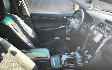 Toyota Camry, 2017 год, 2 850 000 рублей, 8 фотография