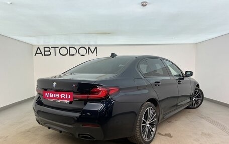 BMW 5 серия, 2023 год, 5 690 000 рублей, 2 фотография