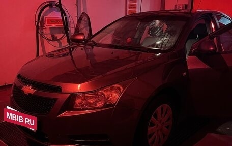 Chevrolet Cruze II, 2010 год, 630 000 рублей, 3 фотография