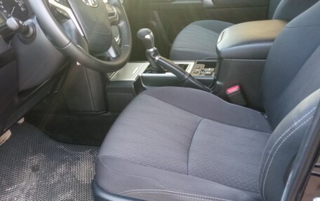 Toyota Land Cruiser Prado 150 рестайлинг 2, 2019 год, 4 800 000 рублей, 3 фотография