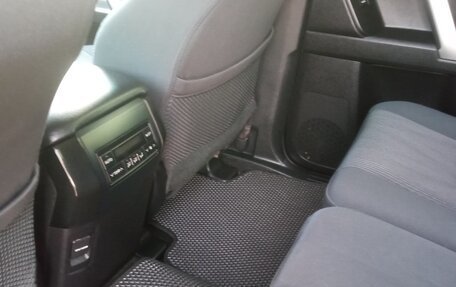 Toyota Land Cruiser Prado 150 рестайлинг 2, 2019 год, 4 800 000 рублей, 5 фотография