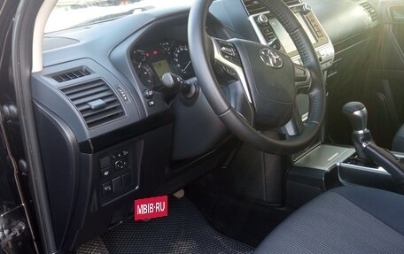 Toyota Land Cruiser Prado 150 рестайлинг 2, 2019 год, 4 800 000 рублей, 4 фотография