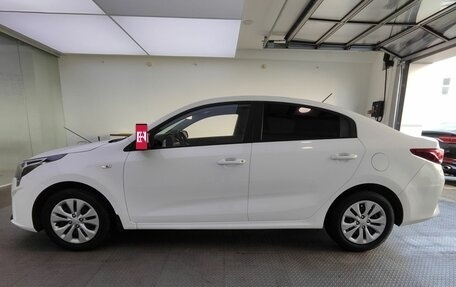 KIA Rio IV, 2021 год, 1 749 000 рублей, 10 фотография