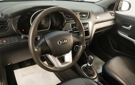KIA Rio III рестайлинг, 2013 год, 859 000 рублей, 9 фотография