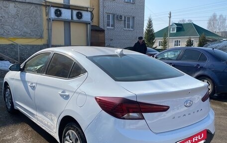Hyundai Elantra VI рестайлинг, 2019 год, 950 000 рублей, 2 фотография