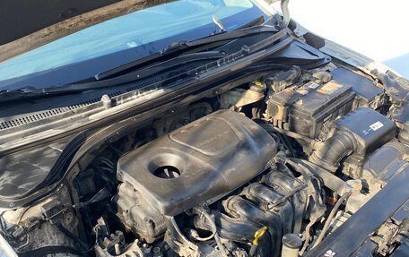 Hyundai Elantra VI рестайлинг, 2019 год, 950 000 рублей, 6 фотография