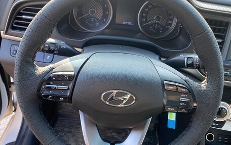 Hyundai Elantra VI рестайлинг, 2019 год, 950 000 рублей, 10 фотография