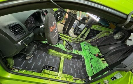 Volkswagen Scirocco III рестайлинг, 2013 год, 1 700 000 рублей, 19 фотография