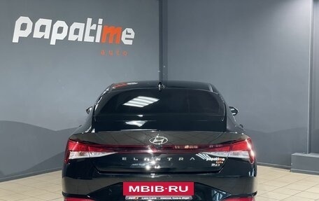 Hyundai Elantra, 2021 год, 1 999 000 рублей, 4 фотография