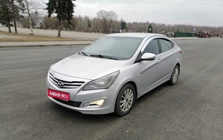 Hyundai Solaris II рестайлинг, 2015 год, 749 999 рублей, 1 фотография