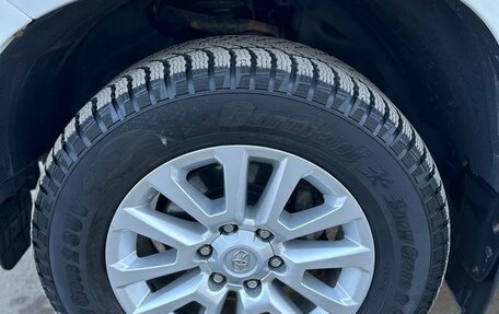 Toyota Land Cruiser Prado 150 рестайлинг 2, 2014 год, 3 990 000 рублей, 6 фотография