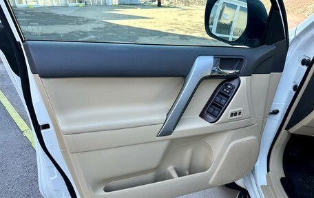 Toyota Land Cruiser Prado 150 рестайлинг 2, 2014 год, 3 990 000 рублей, 9 фотография