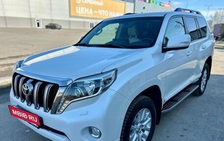 Toyota Land Cruiser Prado 150 рестайлинг 2, 2014 год, 3 990 000 рублей, 2 фотография