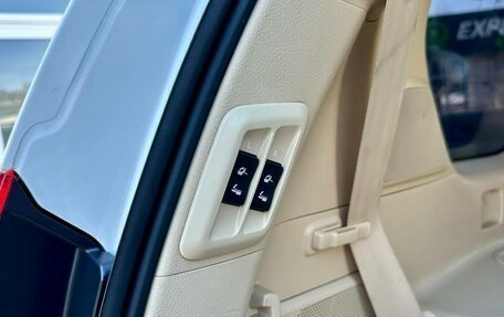 Toyota Land Cruiser Prado 150 рестайлинг 2, 2014 год, 3 990 000 рублей, 13 фотография