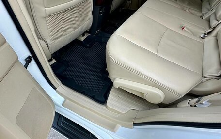 Toyota Land Cruiser Prado 150 рестайлинг 2, 2014 год, 3 990 000 рублей, 17 фотография