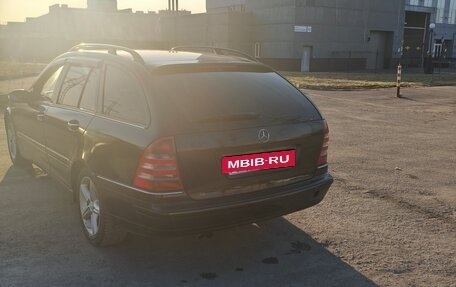 Mercedes-Benz C-Класс, 2004 год, 460 000 рублей, 4 фотография