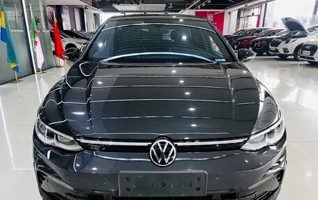 Volkswagen Golf VIII, 2023 год, 1 810 013 рублей, 2 фотография