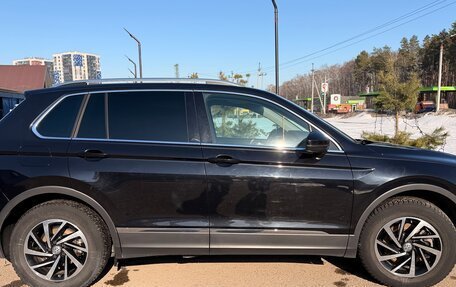 Volkswagen Tiguan II, 2018 год, 3 200 000 рублей, 3 фотография