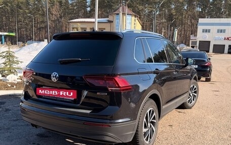 Volkswagen Tiguan II, 2018 год, 3 200 000 рублей, 4 фотография