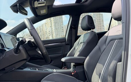 Volkswagen Golf VIII, 2022 год, 2 700 000 рублей, 12 фотография