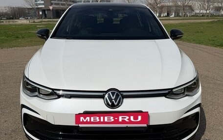 Volkswagen Golf VIII, 2022 год, 2 700 000 рублей, 2 фотография