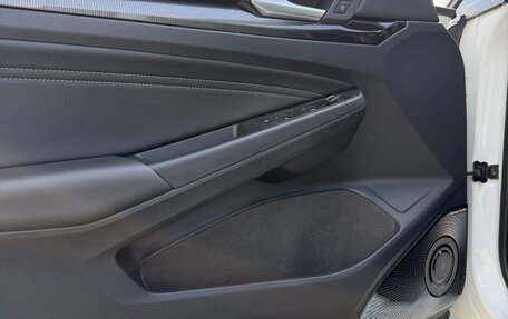 Volkswagen Golf VIII, 2022 год, 2 700 000 рублей, 13 фотография
