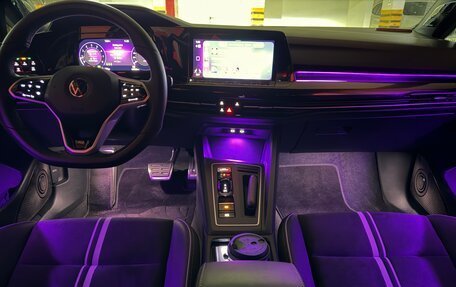 Volkswagen Golf VIII, 2022 год, 2 700 000 рублей, 19 фотография