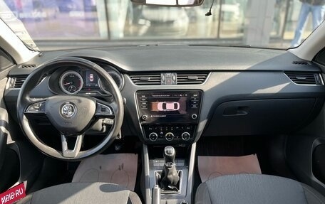 Skoda Octavia, 2017 год, 1 620 000 рублей, 10 фотография