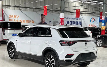 Volkswagen T-Roc I, 2023 год, 1 540 013 рублей, 6 фотография