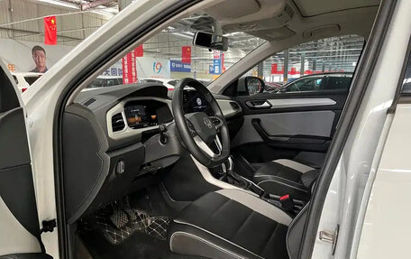 Volkswagen T-Roc I, 2023 год, 1 540 013 рублей, 11 фотография