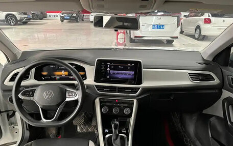 Volkswagen T-Roc I, 2023 год, 1 540 013 рублей, 14 фотография