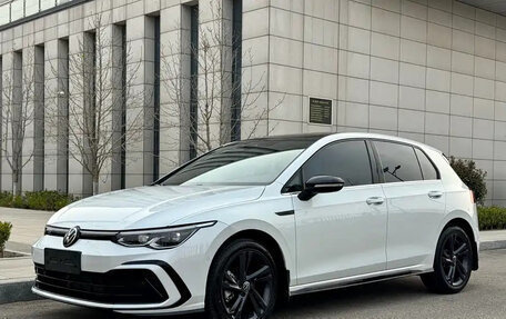 Volkswagen Golf VIII, 2023 год, 1 810 013 рублей, 3 фотография