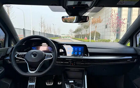 Volkswagen Golf VIII, 2023 год, 1 810 013 рублей, 18 фотография