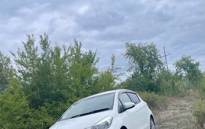 Toyota Vitz, 2012 год, 880 000 рублей, 1 фотография