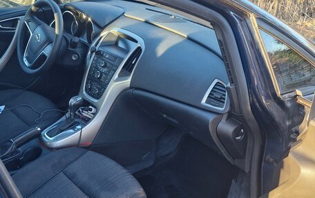 Opel Astra J, 2011 год, 650 000 рублей, 3 фотография