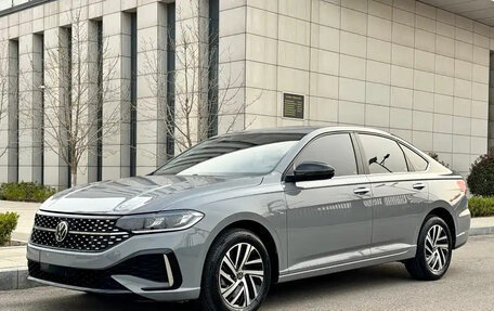 Volkswagen Lavida, 2023 год, 1 380 013 рублей, 3 фотография